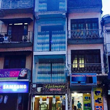 Getmore Bed & Breakfast 康提 外观 照片
