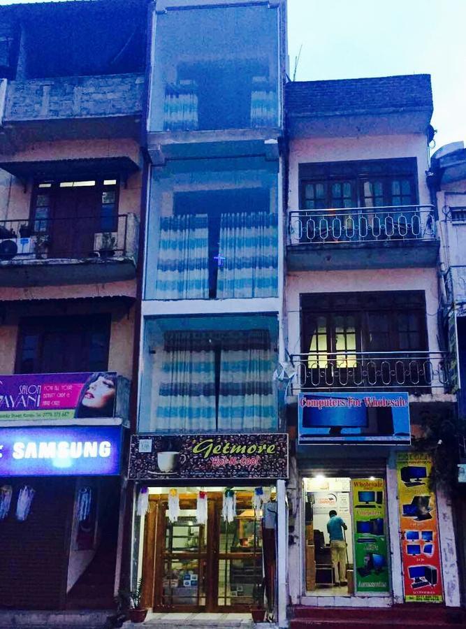 Getmore Bed & Breakfast 康提 外观 照片